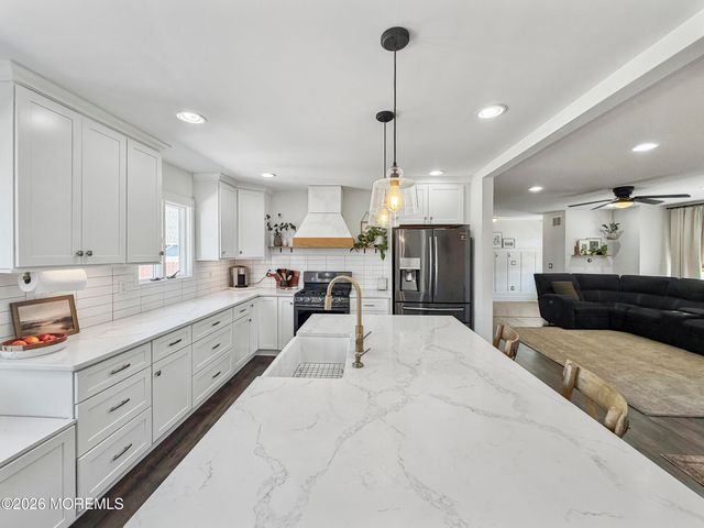 113 Newbury Road, Howell, NJ 07731