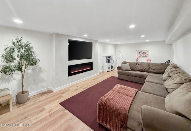 113 Newbury Road, Howell, NJ 07731