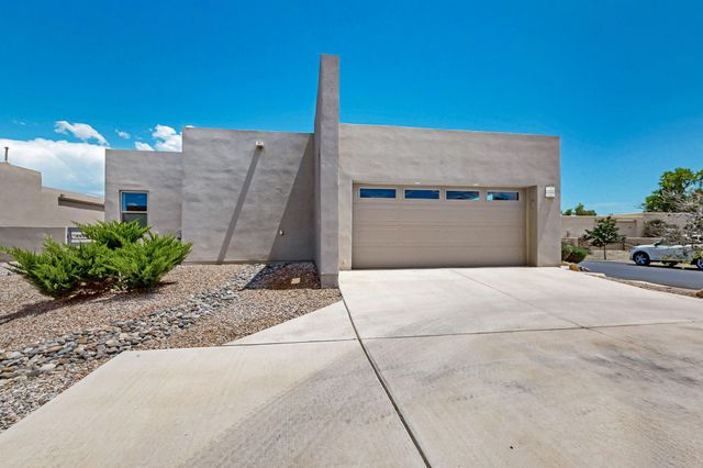 900 PASEO LOS COYOTES, Bernalillo, NM 87004