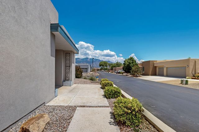 900 PASEO LOS COYOTES, Bernalillo, NM 87004