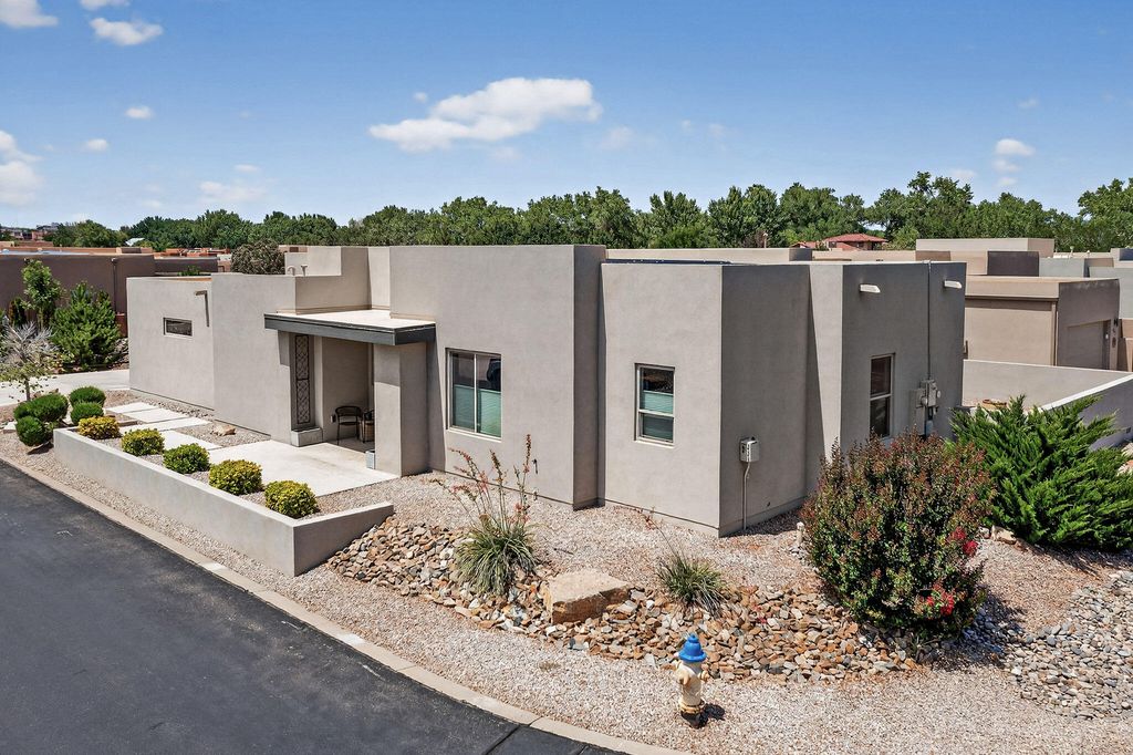 900 PASEO LOS COYOTES, Bernalillo, NM 87004