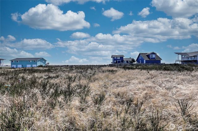 1454 Storm King Avenue, Ocean Shores, WA 98569