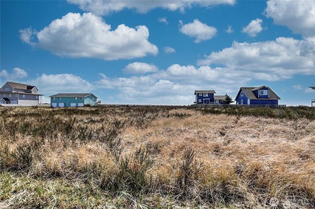 1454 Storm King Avenue, Ocean Shores, WA 98569