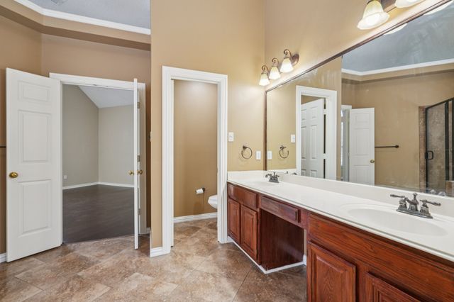 9354 Riverwalk Lane, Irving, TX 75063