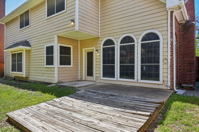 9354 Riverwalk Lane, Irving, TX 75063