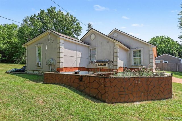 235 Alberta Street, Auburn Hills, MI 48326