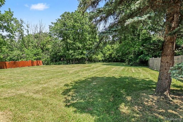 235 Alberta Street, Auburn Hills, MI 48326