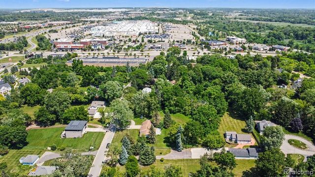 235 Alberta Street, Auburn Hills, MI 48326