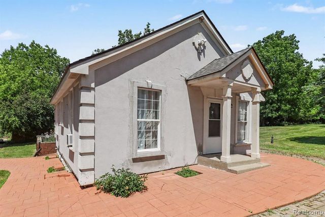 235 Alberta Street, Auburn Hills, MI 48326