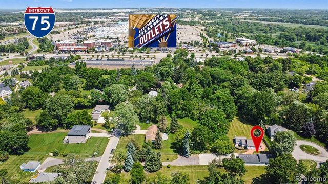 235 Alberta Street, Auburn Hills, MI 48326
