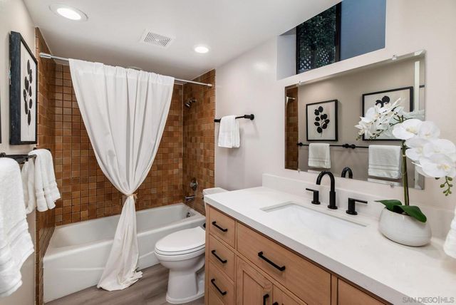 219 11th Street, Del Mar, CA 92014