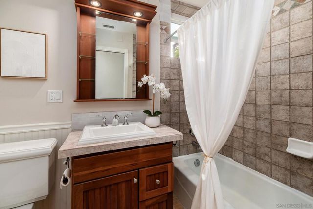 219 11th Street, Del Mar, CA 92014