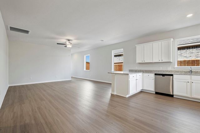 10803 Hickory Lane, Beasley, TX 77417