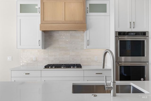 9528 Green Cottage Ave, Kuna, ID 83634