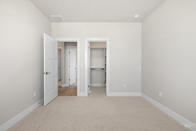 9528 Green Cottage Ave, Kuna, ID 83634