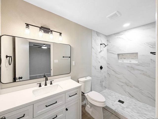 6927 SUNSET VILLAGE DR, San Antonio, TX 78249