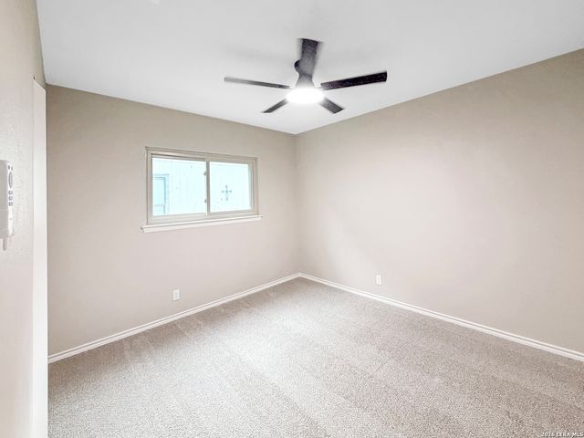 6927 SUNSET VILLAGE DR, San Antonio, TX 78249