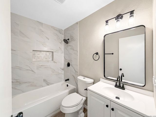 6927 SUNSET VILLAGE DR, San Antonio, TX 78249