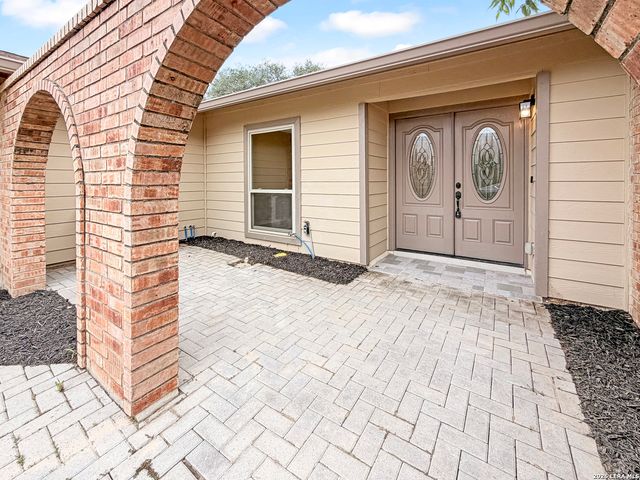 6927 SUNSET VILLAGE DR, San Antonio, TX 78249