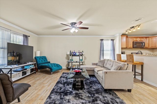 2914 Victorian Forest Drive, Dallas, TX 75227