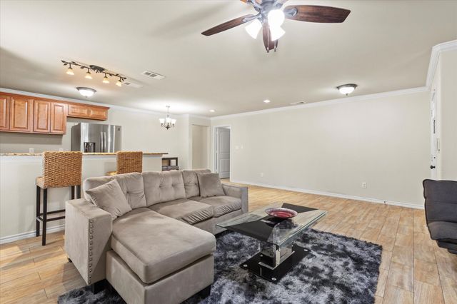 2914 Victorian Forest Drive, Dallas, TX 75227