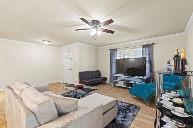 2914 Victorian Forest Drive, Dallas, TX 75227