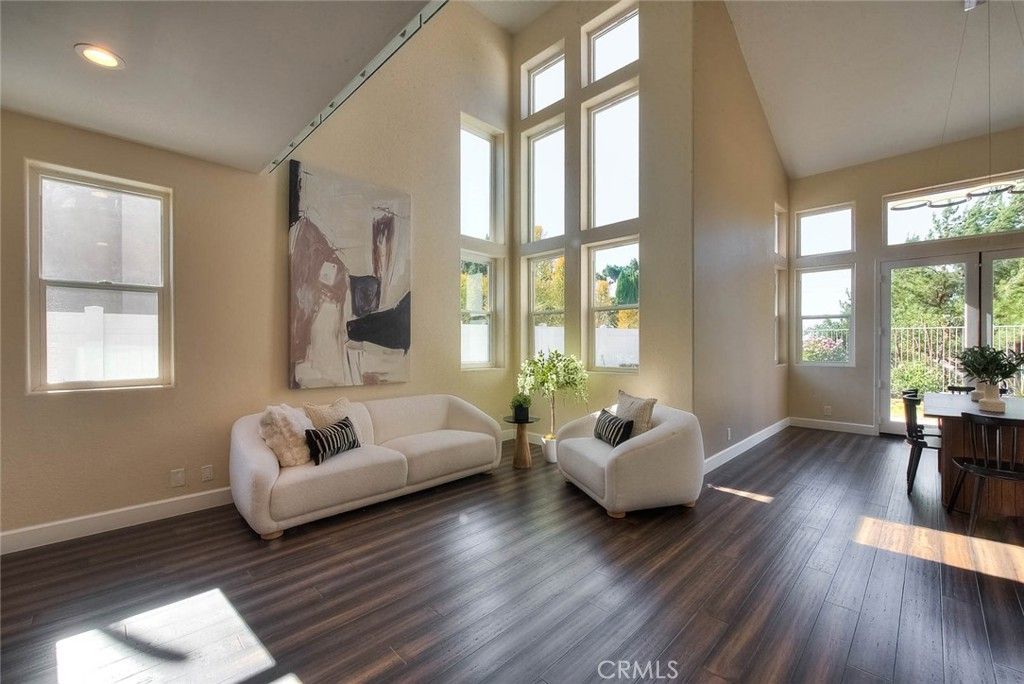Image 5 of property listing at 3171 Diamond View, Corona, CA 92882