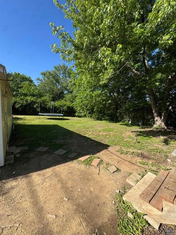 1815 SE Morrison ST, Topeka, KS 66607