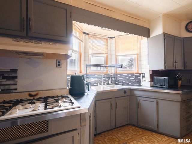 1101 ANN ELIZA Street, Pekin, IL 61554