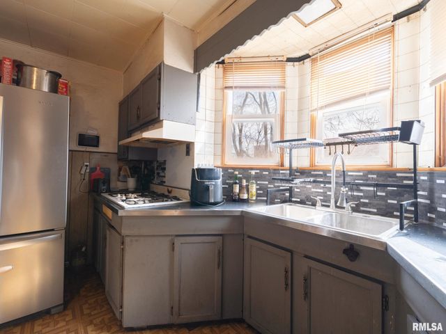 1101 ANN ELIZA Street, Pekin, IL 61554