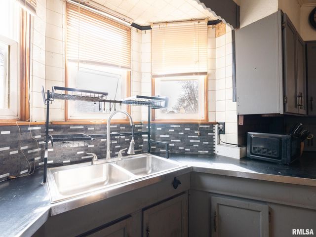 1101 ANN ELIZA Street, Pekin, IL 61554