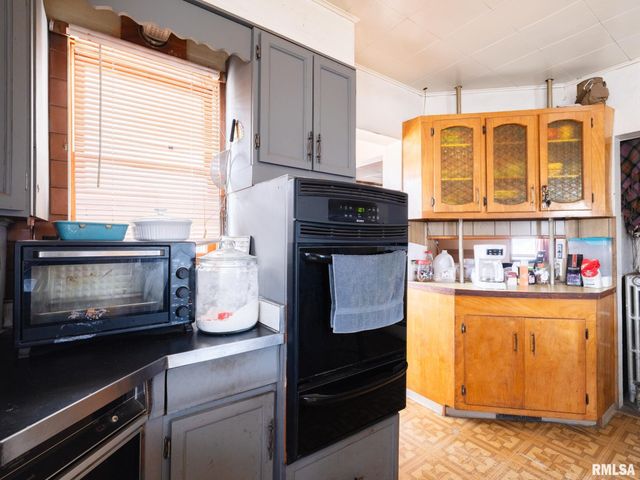 1101 ANN ELIZA Street, Pekin, IL 61554