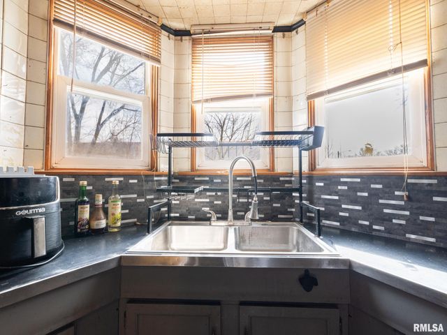 1101 ANN ELIZA Street, Pekin, IL 61554