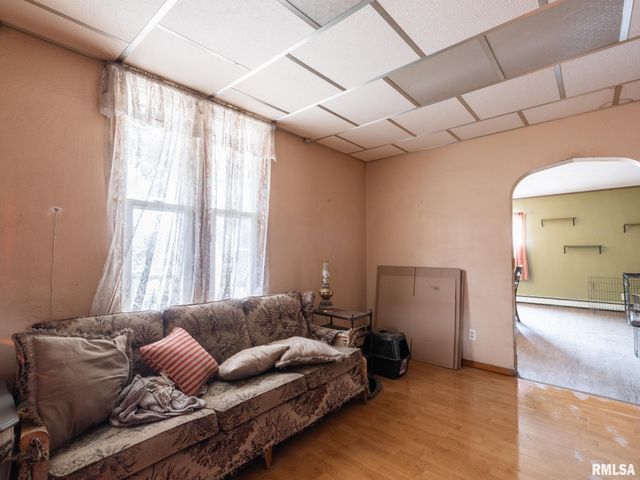 1101 ANN ELIZA Street, Pekin, IL 61554