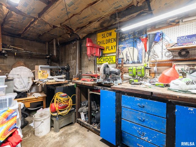 1101 ANN ELIZA Street, Pekin, IL 61554