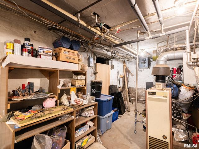 1101 ANN ELIZA Street, Pekin, IL 61554