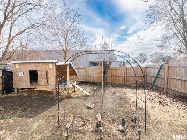 1101 ANN ELIZA Street, Pekin, IL 61554