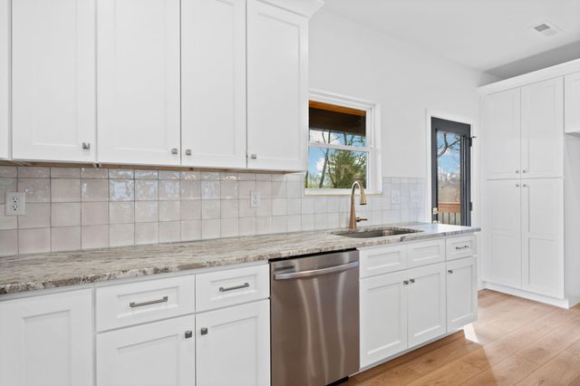 8806 Nelson Road, Soddy Daisy, TN 37379