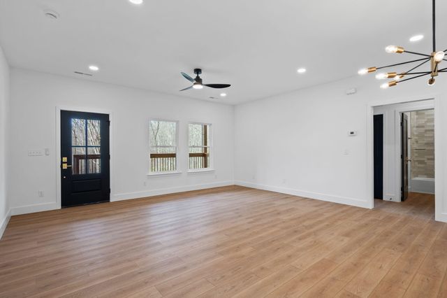 8806 Nelson Road, Soddy Daisy, TN 37379