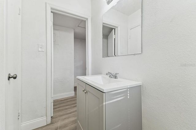 1807 E BOUGAINVILLEA AVENUE, Tampa, FL 33612