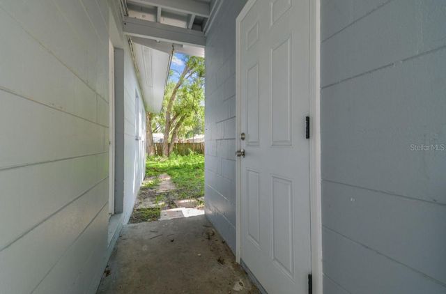 1807 E BOUGAINVILLEA AVENUE, Tampa, FL 33612