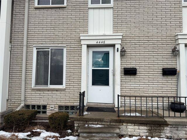 4446 15 Mile Road, Sterling Heights, MI 48310