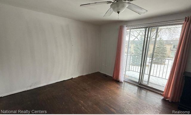 4446 15 Mile Road, Sterling Heights, MI 48310