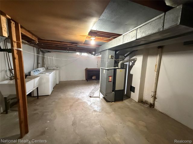 4446 15 Mile Road, Sterling Heights, MI 48310