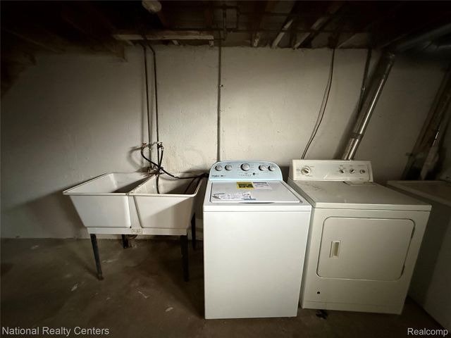 4446 15 Mile Road, Sterling Heights, MI 48310