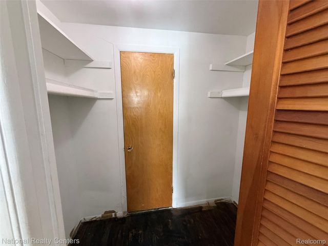 4446 15 Mile Road, Sterling Heights, MI 48310