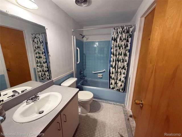 4446 15 Mile Road, Sterling Heights, MI 48310