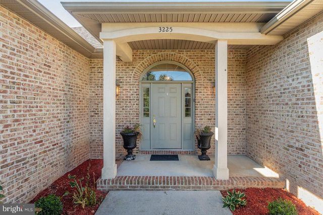 3225 BERRYFIELD DR, Rockingham, VA 22801