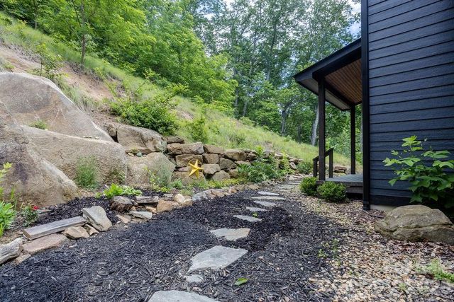 338 Fairview Forest Drive, Fairview, NC 28730
