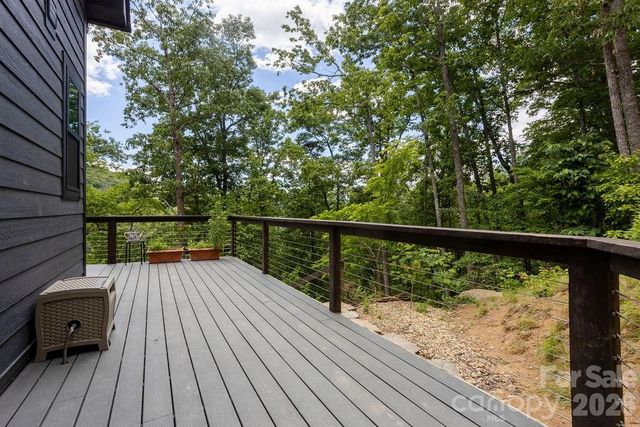 338 Fairview Forest Drive, Fairview, NC 28730